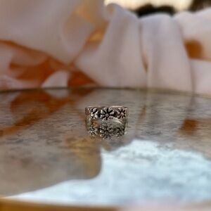 Silver Flower Ring